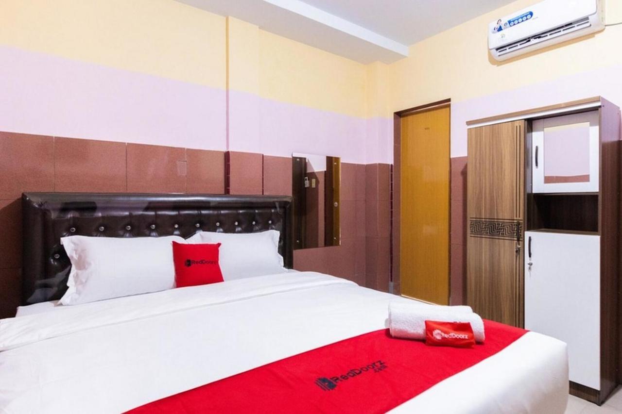 เรดดอร์ซ พลัส แอท จาลัน กาโตต ซูโบรโต เมดาน Hotel Sunggal ภายนอก รูปภาพ