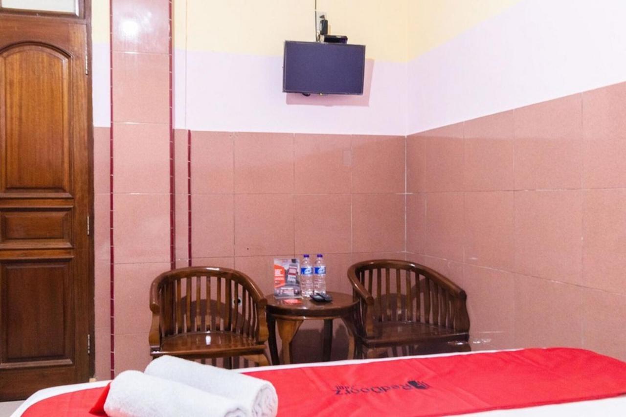 เรดดอร์ซ พลัส แอท จาลัน กาโตต ซูโบรโต เมดาน Hotel Sunggal ภายนอก รูปภาพ