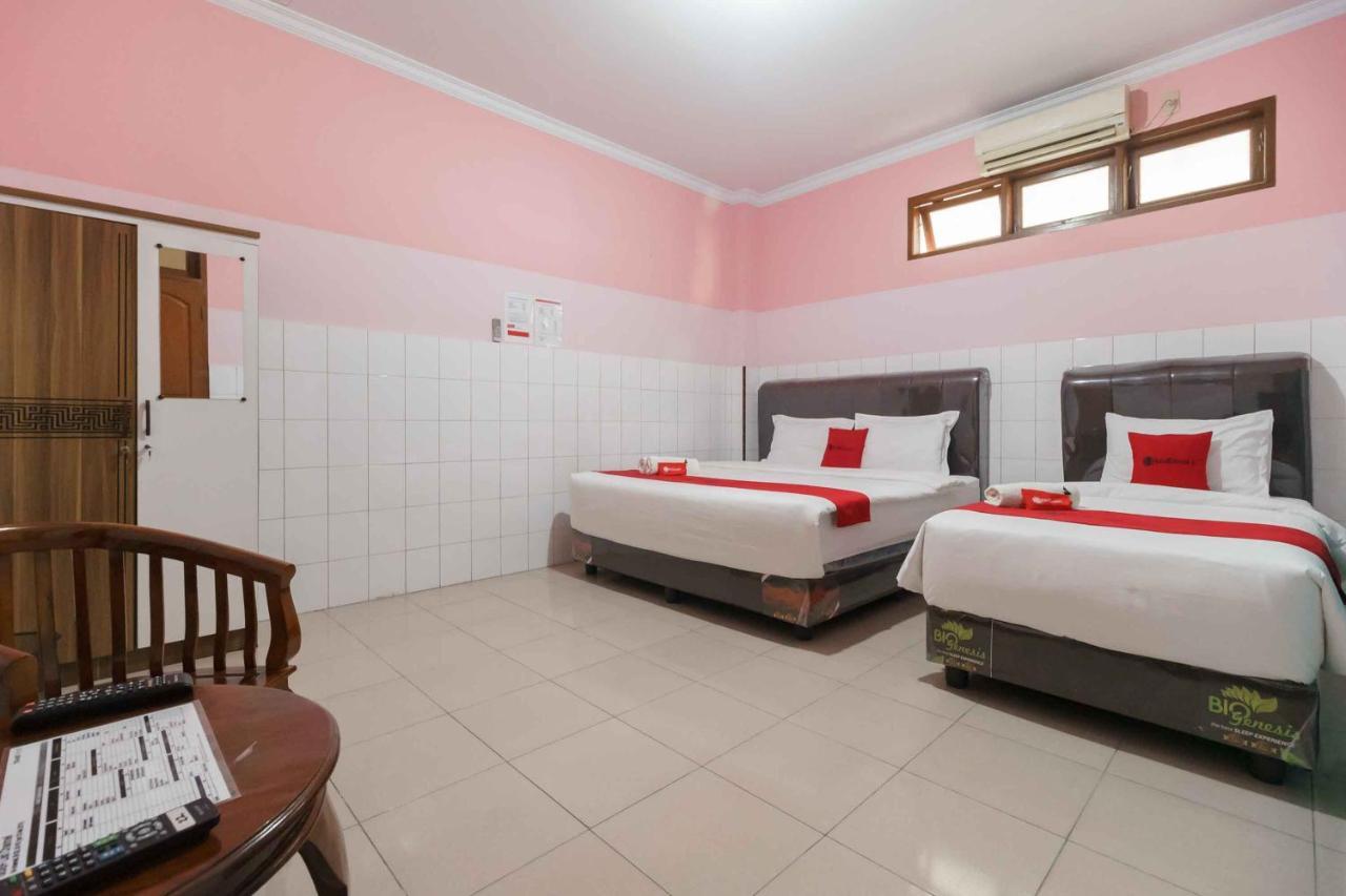 เรดดอร์ซ พลัส แอท จาลัน กาโตต ซูโบรโต เมดาน Hotel Sunggal ภายนอก รูปภาพ